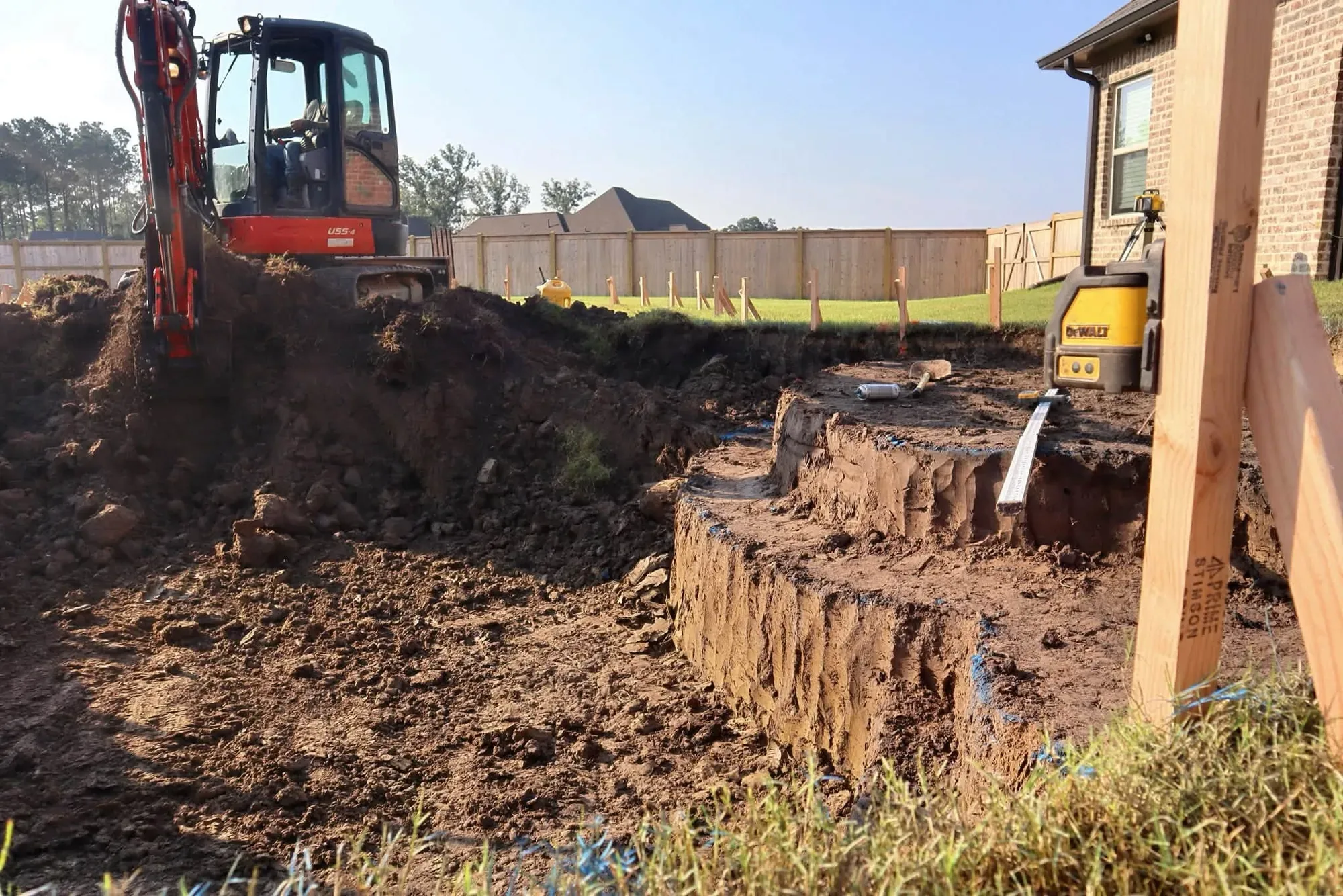Gunite pool builds in